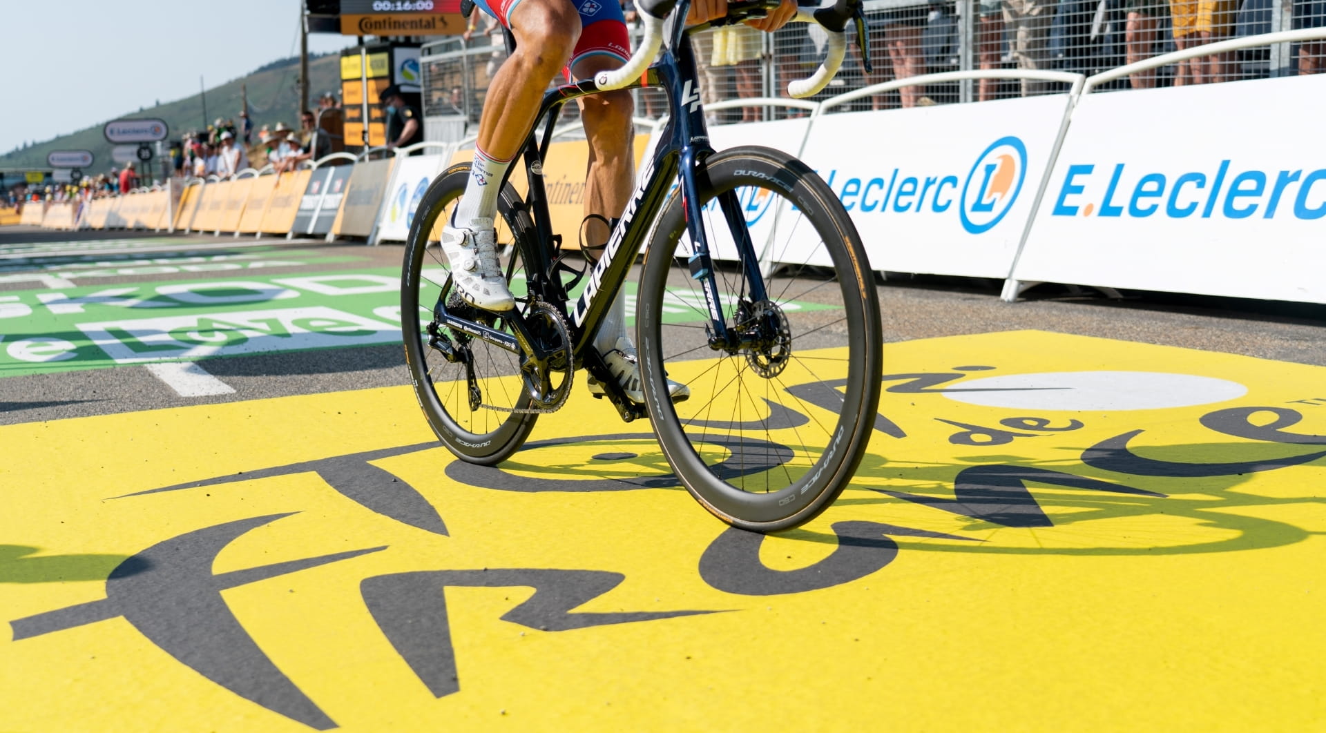 TOUR DE FRANCE